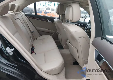 2013 Mercedes-Benz C 300 Luxury 4Matic из США, поврежденный, VIN WDDGF8ABXDR277743